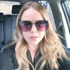 Meet your Posher, Courtney